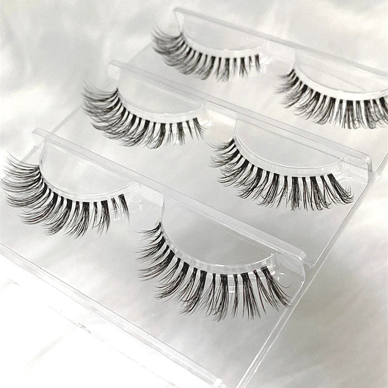 Natural False Eyelashes for a Discreet Look