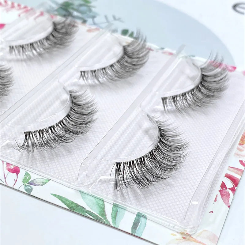 Natural False Eyelashes for a Discreet Look