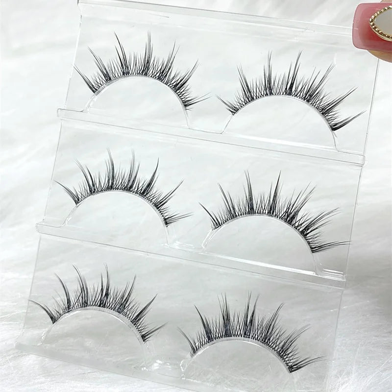 Natural False Eyelashes for a Discreet Look