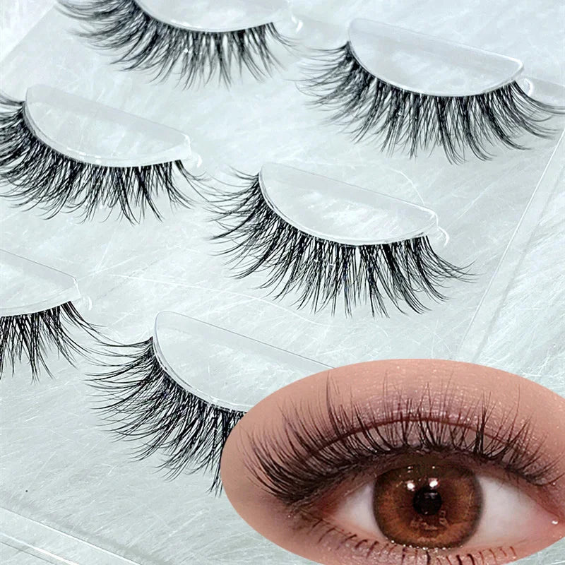 Natural False Eyelashes for a Discreet Look